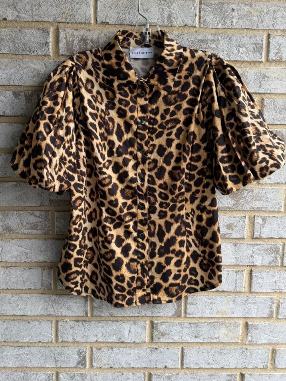 Chloe Kristyn Short Bubble Sleeve Button Up Animal Print Blouse Women's Size M